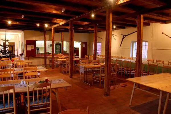 de smukke lokaler i restaurant Den Gamle Stald.