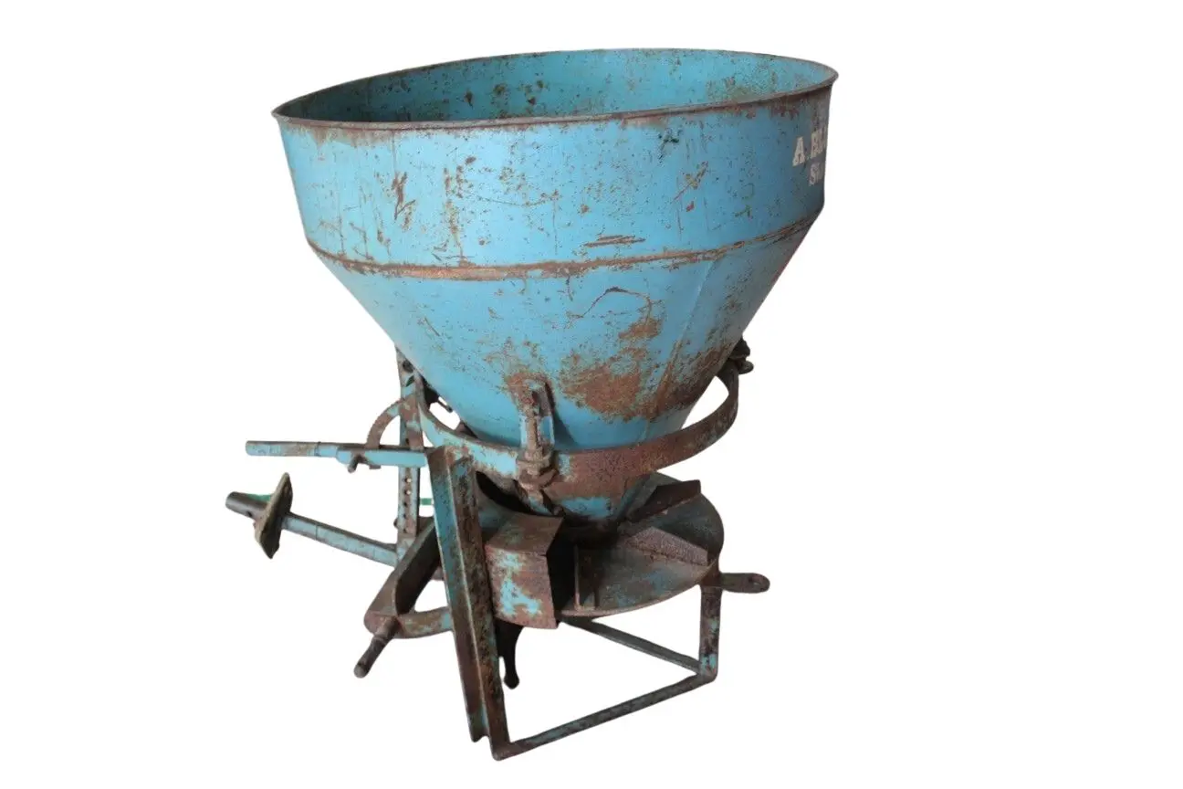 Centrifugal spreader Centrifugal spreader from A. Blom.